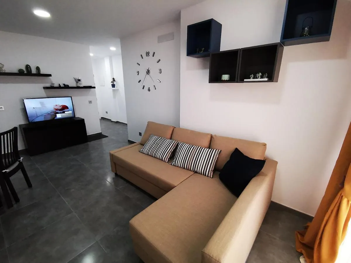 Lägenhet på 65 m² i Adeje, med 2 sovrum och 2 badrum  Lägenhet Costa Adeje